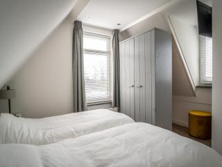 Bungalow in Central De Cocksdorp - 6