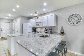 Condo with Pool Access Walk to Cotton Bayou Beach! - Orange Beach - 2