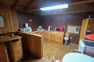 That 70s Cabin Yellow Rose Canyon - 6