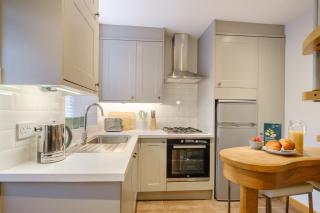 Peg's Place - 5