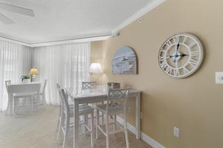 Oceanfront 3 Bdrm Getaway to the Beach Sleeps 6 - Pawleys Island - 4