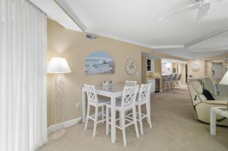 Oceanfront 3 Bdrm Getaway to the Beach Sleeps 6 - Pawleys Island - 3