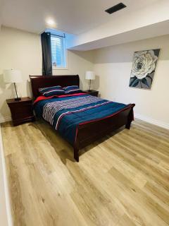 Modern Thorold Apt with Pool Table - 4