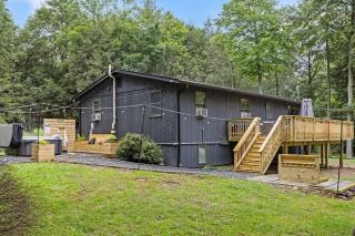 Lazy Bear Retreat Outdoor Oasis Hot Tub etc - Blakeslee - 8