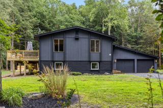 Lazy Bear Retreat Outdoor Oasis Hot Tub etc - Blakeslee - 3
