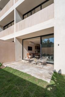 Private Garden Pool Access Near Jaguar Park - 7