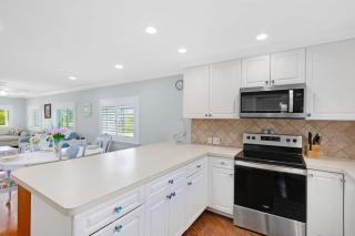 Charming and Cozy, Beachfront, water view - Lazy Daze - Roelens - Fort Myers Beach - 1