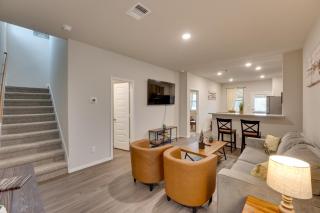 6 Mi to Lackland AFB Hot Tub, Pool and Game Room! - 8