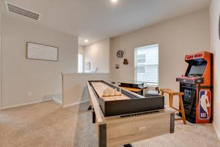 6 Mi to Lackland AFB Hot Tub, Pool and Game Room! - 7