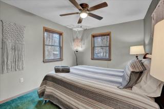 Mountain Holidays-Sleeps 18 Firepit Bar & Gameroom - Lake Harmony - 3