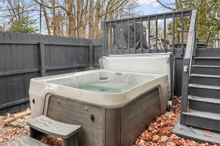 Spacious Entertainment Haven - Hot tub and More - Albrightsville - 1
