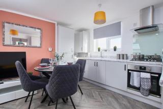Sleek Gem of London -2 Bedroom Apartment with Parking - Redbridge - 6