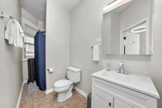 Cozy 1 Bedroom Apt near Logan Sq - Chicago - 2