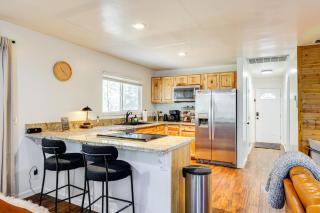 Access to Pine Mountain Lake Family Cabin with Deck - Groveland - 4