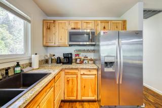 Access to Pine Mountain Lake Family Cabin with Deck - Groveland - 2