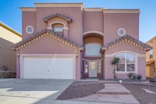 Fenced Yard and Grills Peaceful El Paso Home! - El Paso - 0