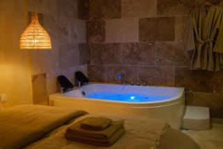 AMA, suite avec baignoire balnéo et sauna privé - Avignon - 9