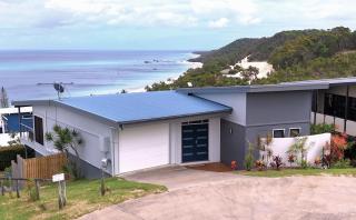 Allure Beach House - Formerly Sands on Moreton - 0