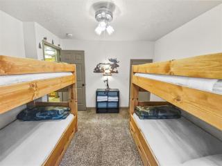 Mellow Meadows Cabin - Duck Creek Village - 3