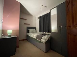 NG9 Red Rose - Stapleford - 5