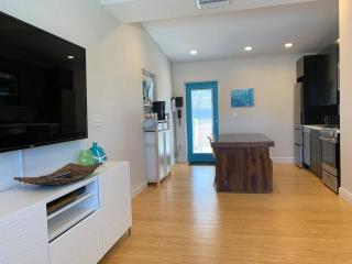 Family Friendly 2BR Villa in Downtown - 1 Block Walk to the Beach - Cocoa Beach - 5