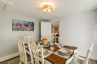 Small-Town Charm and Local Dining Home in Burgaw! - 2