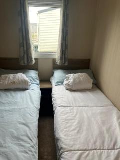 Seawick Caravan 922 - Clacton-on-Sea - 1