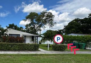 Private studio by Miami International Airport - 9