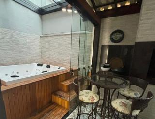 Apto com jacuzzi a 80m do mar - Bombinhas - 0