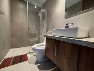 Urban Getaway with City View with Garage - Cuenca - 9