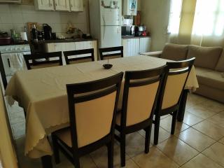 Casa particular con estacionamiento compartido - 1