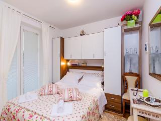 Apartments Captain - One Bedroom Apartment with Terrace 3 Adults - 1