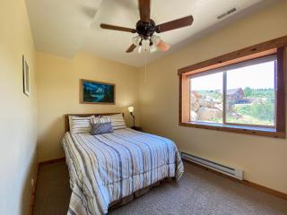 Bear Ridge Lodge, Sleeps 20 - Garden City - 7