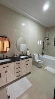 Ocean Breeze Luxury Apartments - 1