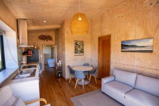 Cosy Studio with a View - Raglan - 8