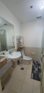 Modern and Cozy 2-Bedroom Condo in Prime Location - Manila - 1