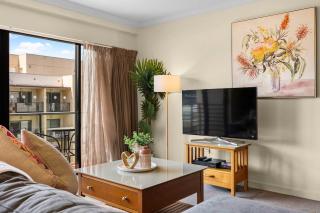 City Views & Resort-Style Living Pool Tennis & Parking - Perth - 4