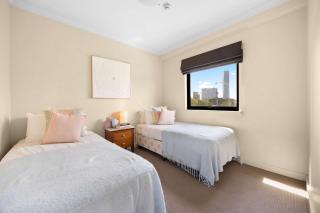 Spacious 2BR Pool, Tennis & Free Parking - 6