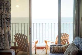 1BR Downtown Delight with Stunning Ocean Vistas - 9