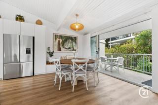 Sea Salt, Modern Apt with Views beside the Beach - Sunshine Beach - 1