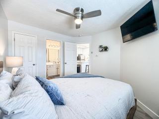 Inn Building Condo 209, Beautifully updated, view - Garden City - 8