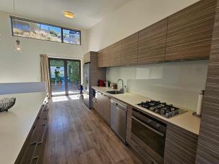 Queenstown Townhouse - Fabulous Alpine Views - 3