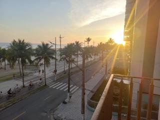Lindo apartamento pé na areia - Praia Grande - Varanda - Elevador - Praia Grande - 9