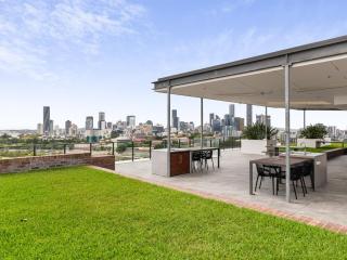 2B Golf Parkside Panoramic CityView TopFloor - 3