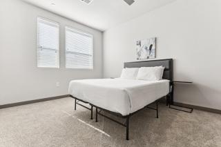 Cozysuites PHX RORO Gym Pool Pets Parking #18 - Phoenix - 6
