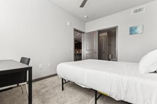 Cozysuites PHX RORO Gym Pool Pets Parking #18 - 1