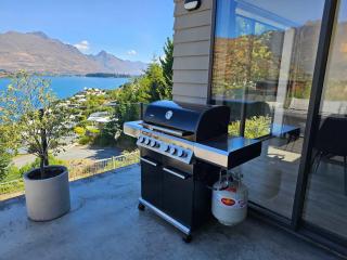 Stunning Views - Queenstown Townhouse - 6