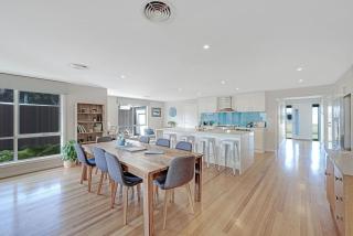 Elwood Escape - Stylish & Spacious Surfside Living - Surf Beach - 9