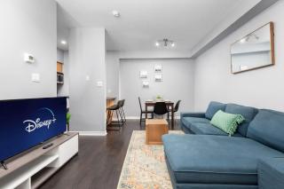 Two Story Loft w 2 beds close to Lakeshore - 6