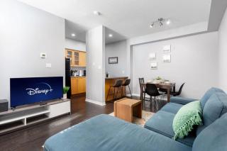 Two Story Loft w 2 beds close to Lakeshore - 3